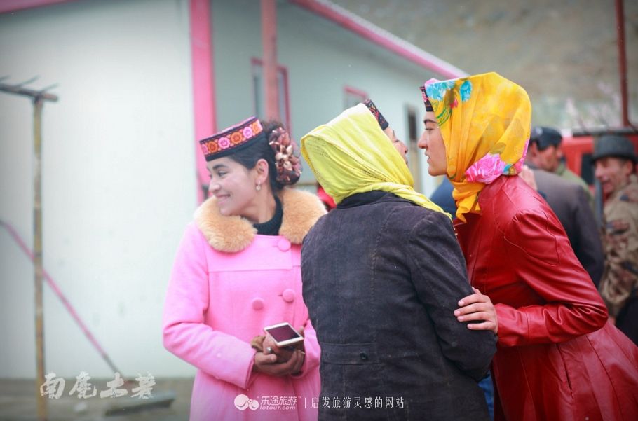 中国唯一的白种人民族 美女扎堆楚楚动人