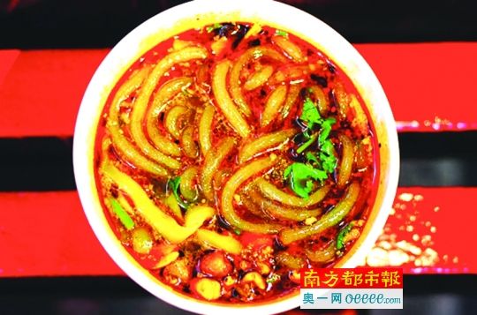 麻辣烫、酸辣粉地铁周边美食的霸主地位从未被动摇
