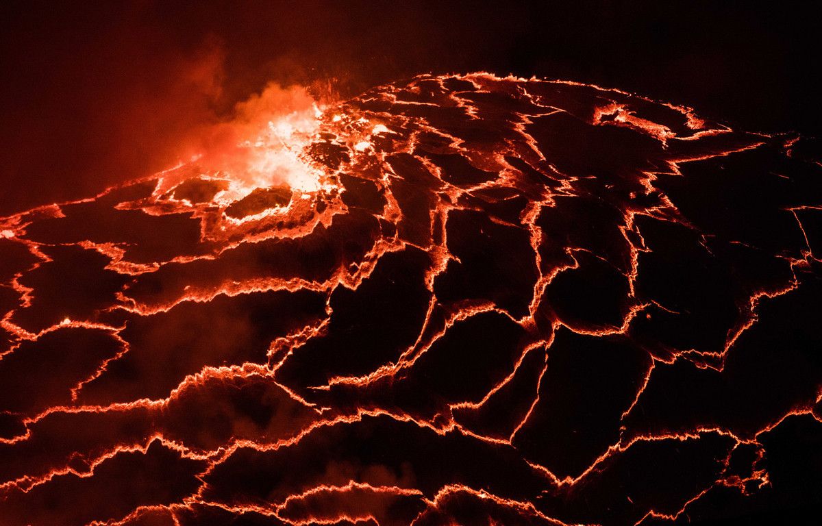 刚果活火山熔岩湖