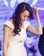 49岁的她仍争当台湾第一美女 脸部僵硬模仿林志