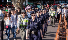 酷炫上线！西湖美女巡逻队  清一色的贝雷帽墨