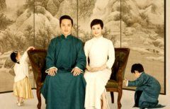 邓超孙俪为女庆生 小花妹脸被亲扁照片曝光