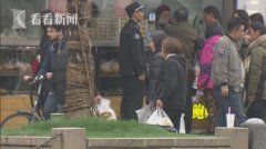 网红鲍师傅喜茶门前黄牛依旧猖獗 排队纠纷引来警察见怪不怪