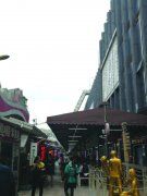 二七路小吃街:告别“油烟区” 化身“观光区”