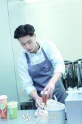 高三学生爱创业日卖奶茶200杯